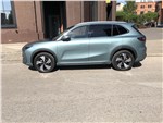 Geely EX5 (2025) вид сбоку