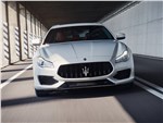 Maserati Quattroporte 2019 вид спереди