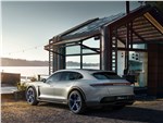 Porsche Mission E Cross Turismo Concept 2018 вид сбоку сзади