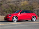 Volkswagen Beetle Convertible 2013 вид сбоку