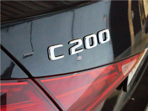 Mercedes-Benz C200 (2022) шильдик
