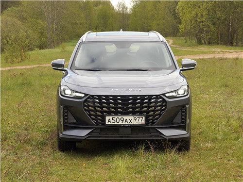 Jetour X70 Plus (2023) вид спереди