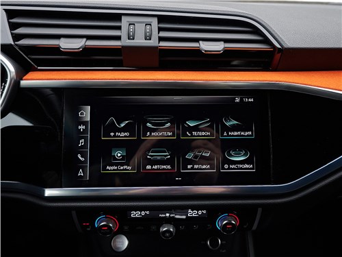 Audi Q3 Sportback S tronic quattro Sport (2021) монитор