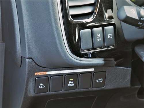 Mitsubishi Outlander (2021) кнопки