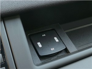 Land Rover Discovery Sport 2015 зарядное гнездо USB