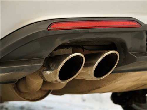 Volkswagen Polo GT 2016 сдвоенный патрубок выхлопной трубы