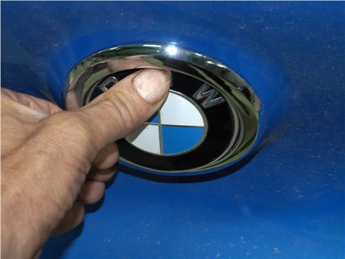 BMW X2 2019 эмблема