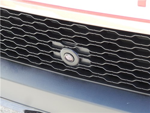 Land Rover Range Rover Evoque 2020 решетка радиатора