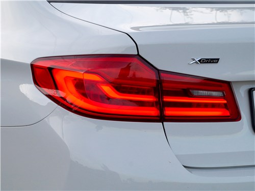 BMW 520d 2017 задний фонарь
