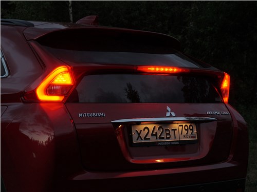Mitsubishi Eclipse Cross 2018 задние фонари