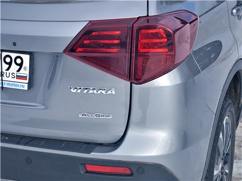 Suzuki Vitara (2019) задний фонарь
