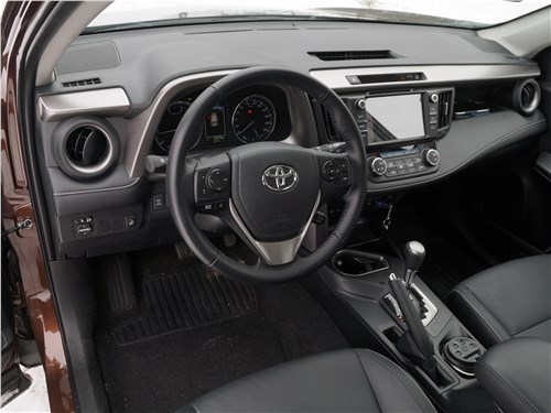 Toyota RAV4 2016 салон