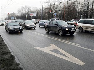 Московские власти решили не выпускать автомобилистов на выделенные полосы даже по ночам
