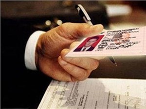 Водительские удостоверения с отметкой о типе коробки передач начнут выдавать со следующей недели