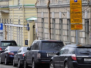 Эксперимент с бесплатной парковкой в центре Москвы по воскресеньям продлится до конца августа