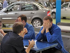 Премьер-министр РФ назвал ситуацию в российском автопроме «близкой к кризисной»