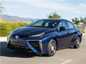 Водородный седан Toyota Mirai доехал до Европы