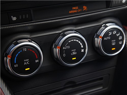 Mazda CX-3 2015 управление климатом