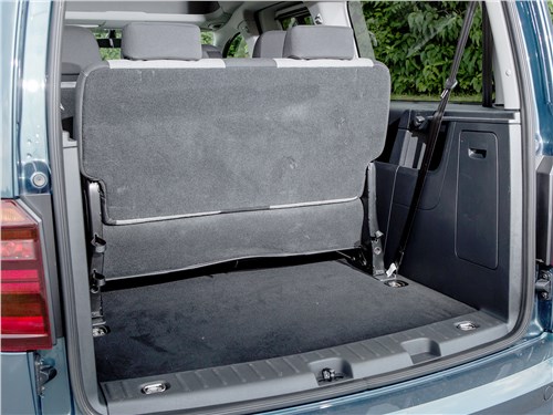 Volkswagen Caddy Maxi 2016 багажное отделение