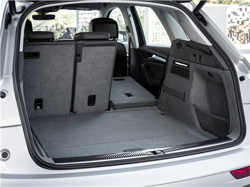 Audi Q5 2017 багажное отделение