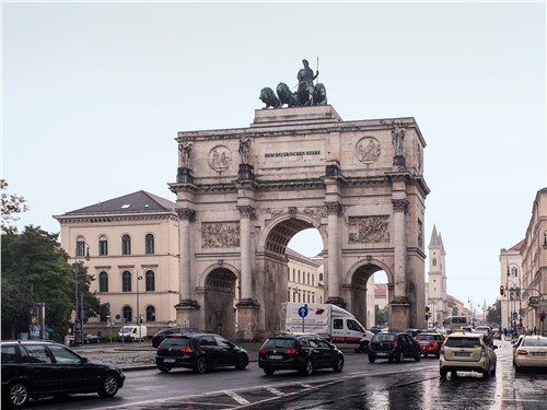 Триумфальная арка Мюнхена немало повидала на своем веку