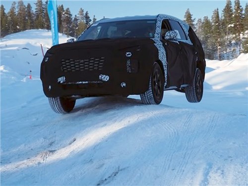 Самый большой кроссовер Hyundai тестируют в Швеции
