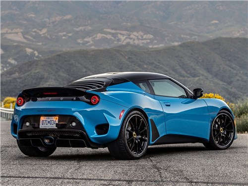 Lotus Evora GT 2020 вид сзади