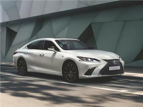 Lexus ES отдался спорту