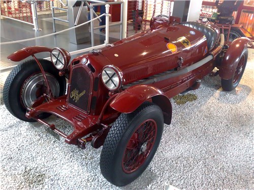Созданная в 1929-м Энцо Феррари команда Scuderia Ferrari наряду с заводской успешно выступала на Alfa Romeo 8C 2300