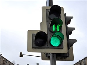 На московских светофорах внутри Садового кольца установят табло отсчета