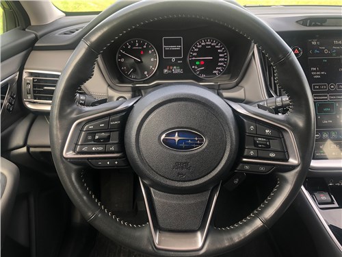 Subaru Outback (2022) руль