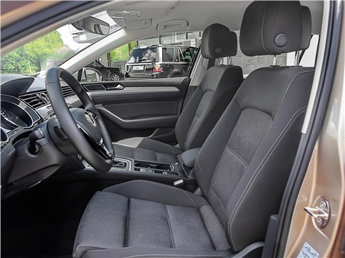 Volkswagen Passat Variant 2015 передние кресла