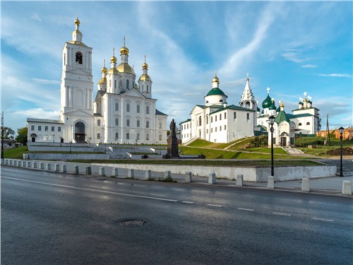 В Арзамасе сохранилось много старых зданий и храмов, отсюда удобно добираться и в паломнический центр в селе Дивеево, и в Большое Болдино