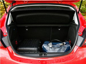 Opel Corsa 2015 багажное отделение