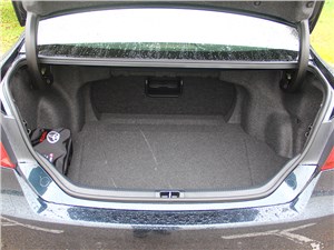 Toyota Camry 2014 багажное отделение