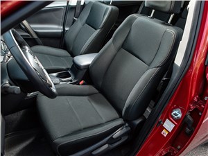 Toyota RAV4 2013 передние кресла
