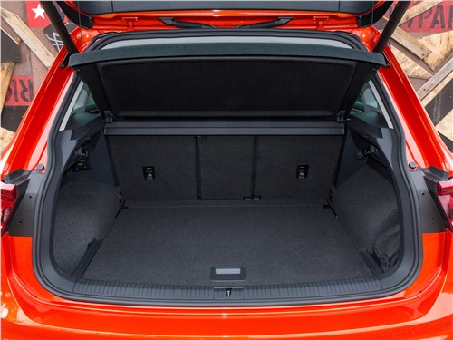 Volkswagen Tiguan 2017 багажное отделение