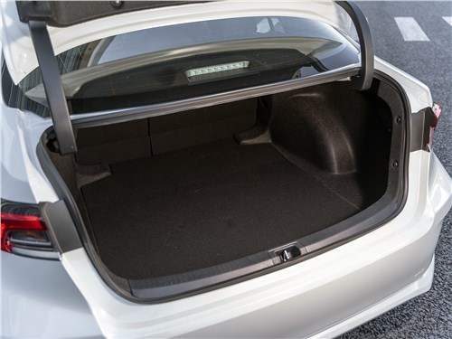 Toyota Corolla 2019 багажное отделение