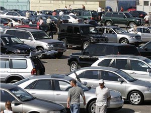 Покупатели подержанных машин предпочитают седаны с автоматической коробкой передач
