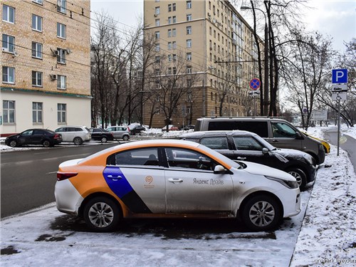 Депутаты попросили лишить машины каршеринга парковочных льгот