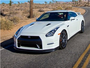 Новое поколение Nissan GT-R появится в 2015 году