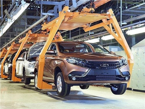 Новость про Lada XRay - АвтоВАЗ полностью прекратил производство хэтчбека Xray