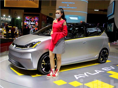 Daihatsu представила прототип бюджетного электрокара