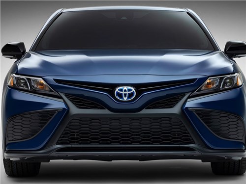 Новость про Toyota Camry - Toyota Camry отмечает сорокалетие