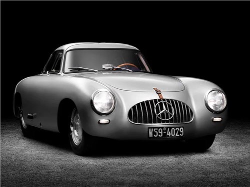 3 Августа 1952 года состоялся дебют Mercedes-Benz 300 SL 
