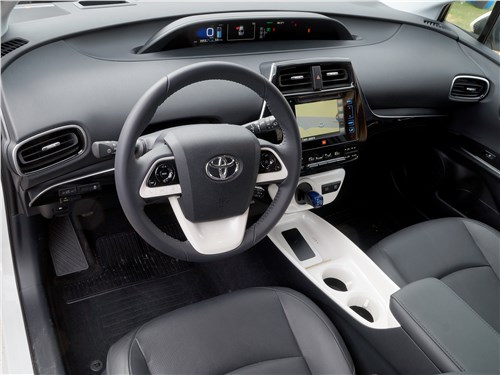 Toyota Prius 2016 салон