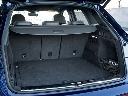 Audi Q5 2017 багажное отделение