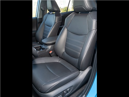 Toyota RAV4 2019 передние кресла