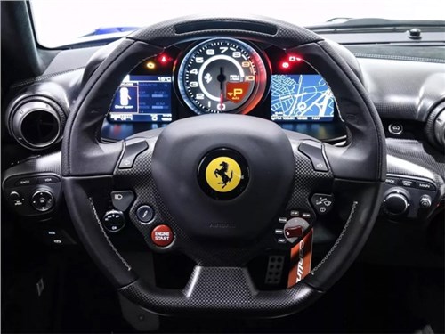 Новость про Ferrari - Навигационная система Ferrari не пережила конкуренции с Apple и Google 