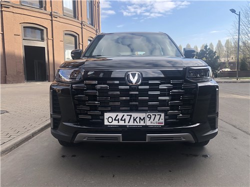 Changan CS95 (2023) вид спереди
